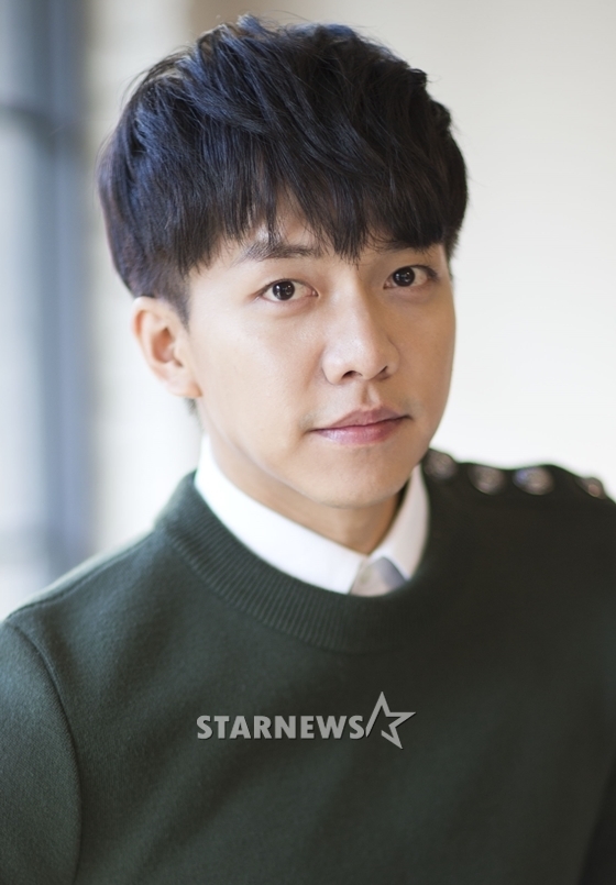 Lee Seung Gi và Lee Sung Kyung sẽ là MC cho Golden Disk Awards 2017