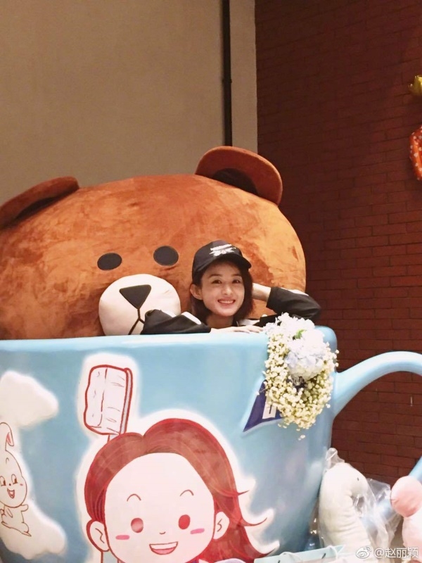 Triệu Lệ Dĩnh bất ngờ 'vượt mặt' Luhan phá vỡ kỷ lục Guinness