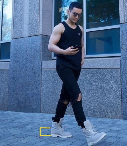Huỳnh Hiểu Minh bị 'lật tẩy' chiêu ăn gian chiều cao khi làm người mẫu