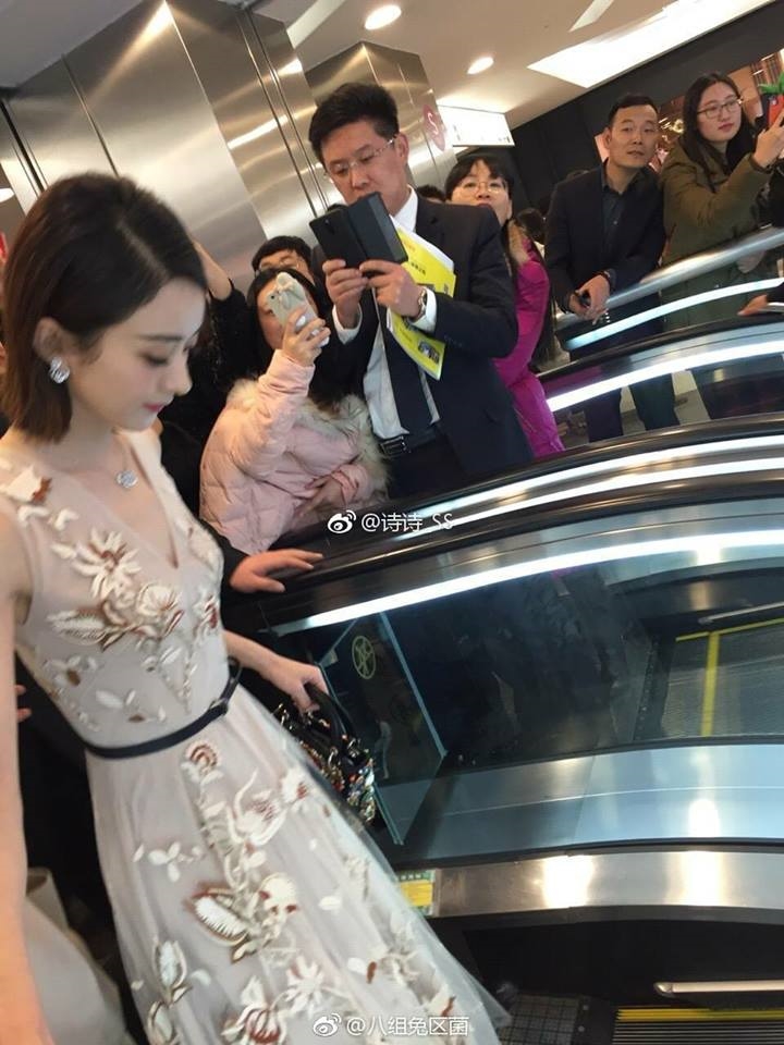 Triệu Lệ Dĩnh - AngelaBaby đọ sắc tại sự kiên ra mắt sản phẩm của Dior