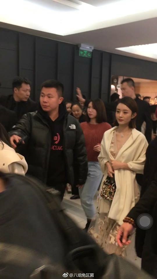 Triệu Lệ Dĩnh - AngelaBaby đọ sắc tại sự kiên ra mắt sản phẩm của Dior