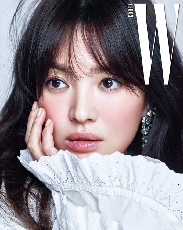 Đẳng cấp của Song Hye Kyo và Jeon Ji Hyun: 18 tuổi đã sở hữu nhan sắc