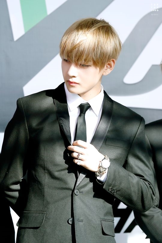 Khi idol Hàn Quốc hóa soái ca ngôn tình, ai sẽ là nhân vật phù hợp?