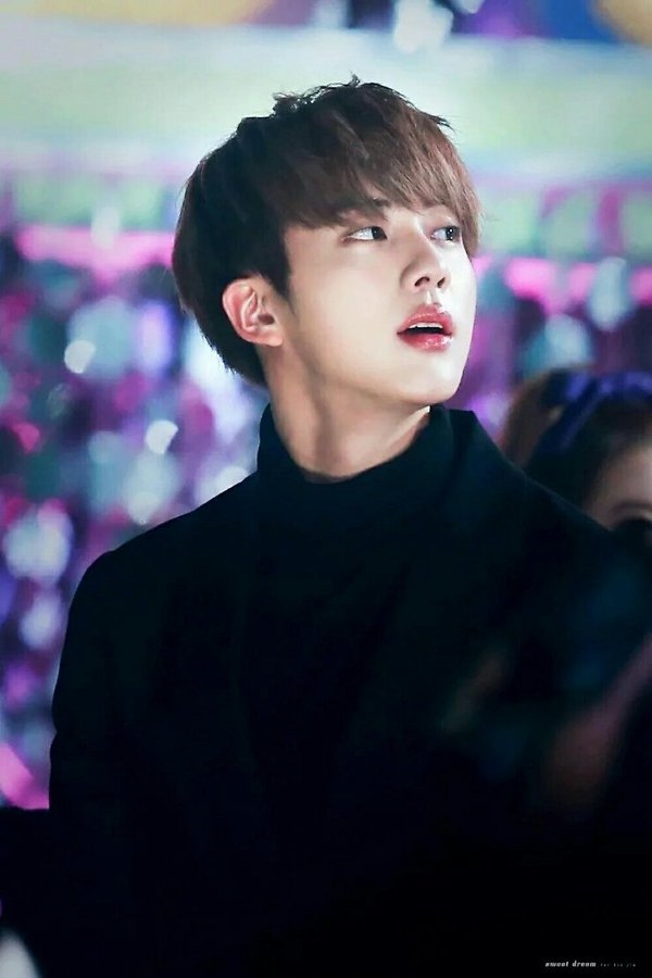 Khi idol Hàn Quốc hóa soái ca ngôn tình, ai sẽ là nhân vật phù hợp?