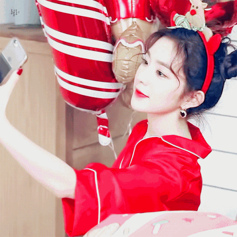 Khi sao Hàn 'hóa thân' thành tuần lộc Giáng sinh