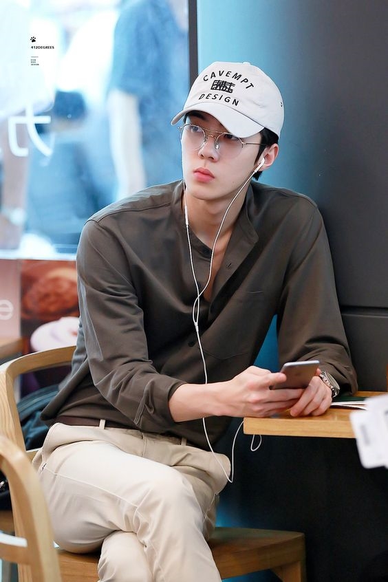 Khi idol Hàn Quốc hóa soái ca ngôn tình, ai sẽ là nhân vật phù hợp?