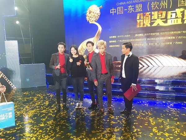 HKT gây bão vì nhận được giải thưởng tại liên hoan phim Trung Quốc
