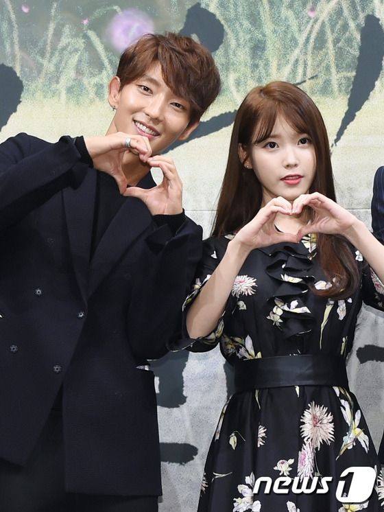 Lee Jun Ki khoe ảnh tới xem concert của IU kèm những lời khen có cánh