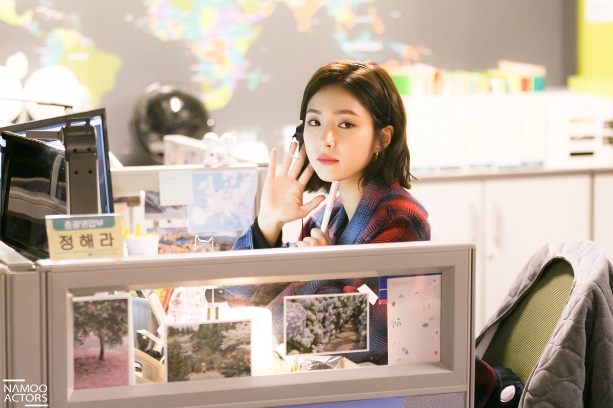 Shin Se Kyung đẹp không góc chết trong loạt ảnh hậu trường phim mới