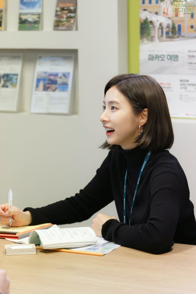 Shin Se Kyung đẹp không góc chết trong loạt ảnh hậu trường phim mới