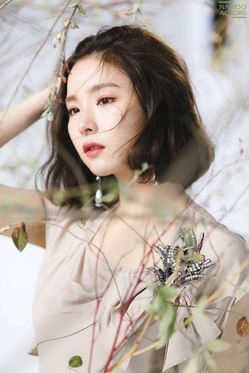 Shin Se Kyung đẹp không góc chết trong loạt ảnh hậu trường phim mới