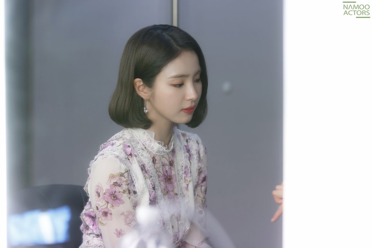 Shin Se Kyung đẹp không góc chết trong loạt ảnh hậu trường phim mới