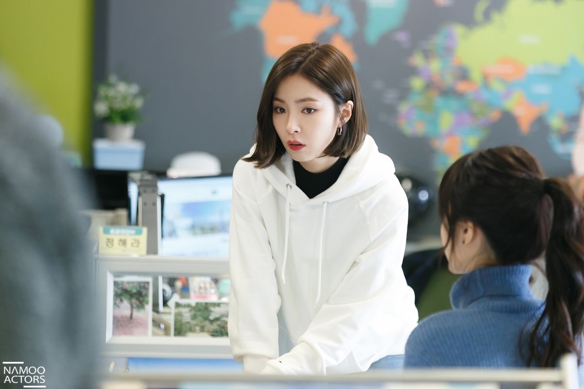 Shin Se Kyung đẹp không góc chết trong loạt ảnh hậu trường phim mới