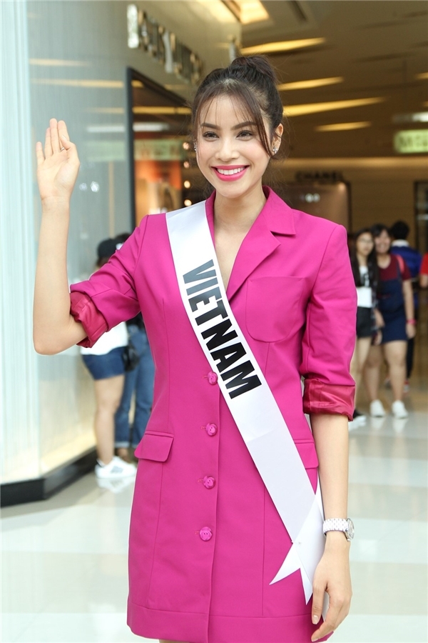 Sao Việt họp fan nước ngoài người đông nghịt người thưa thớt