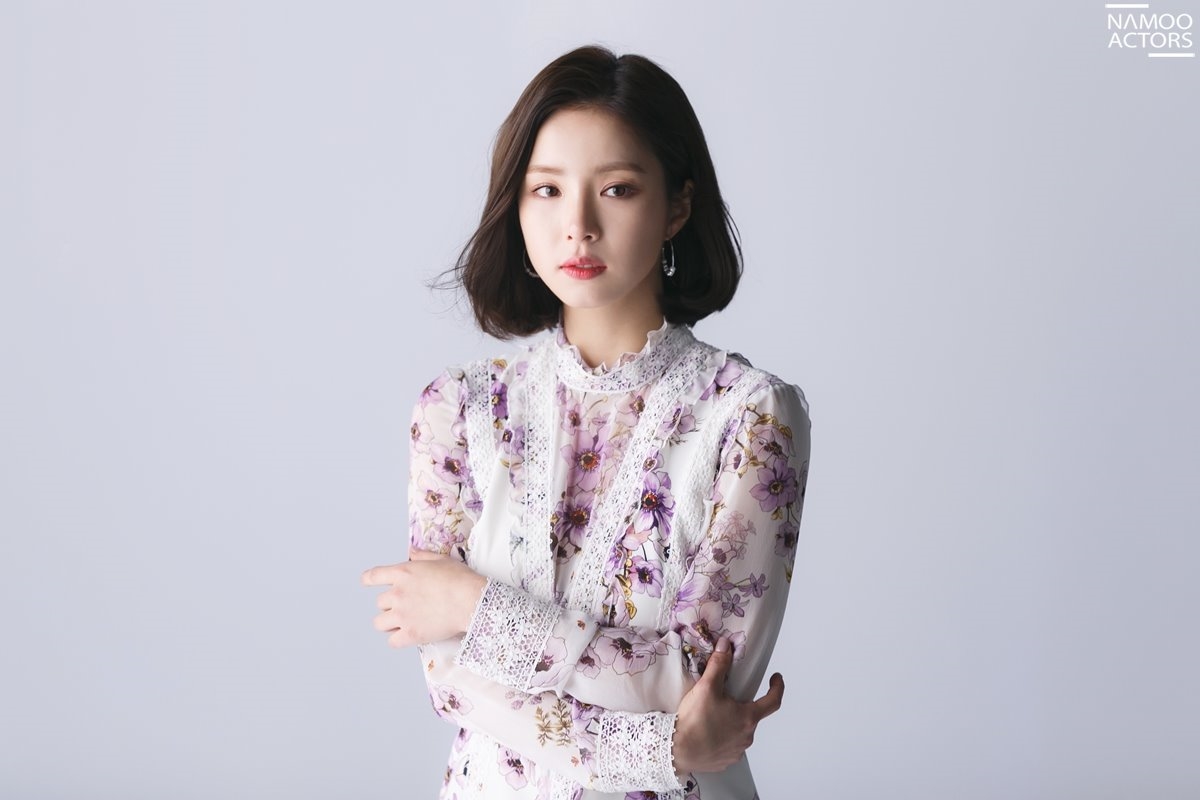 Shin Se Kyung đẹp không góc chết trong loạt ảnh hậu trường phim mới
