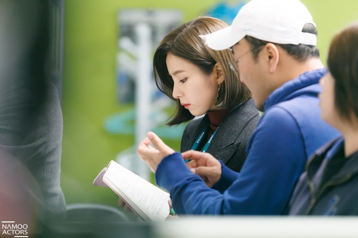 Shin Se Kyung đẹp không góc chết trong loạt ảnh hậu trường phim mới
