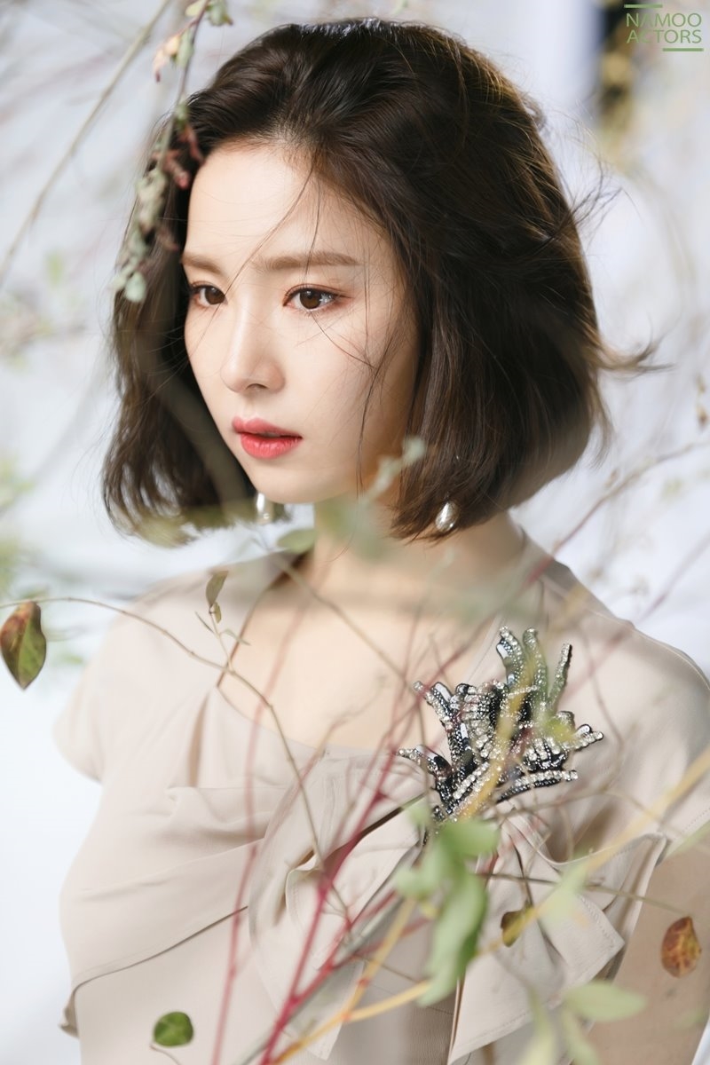 Shin Se Kyung đẹp không góc chết trong loạt ảnh hậu trường phim mới