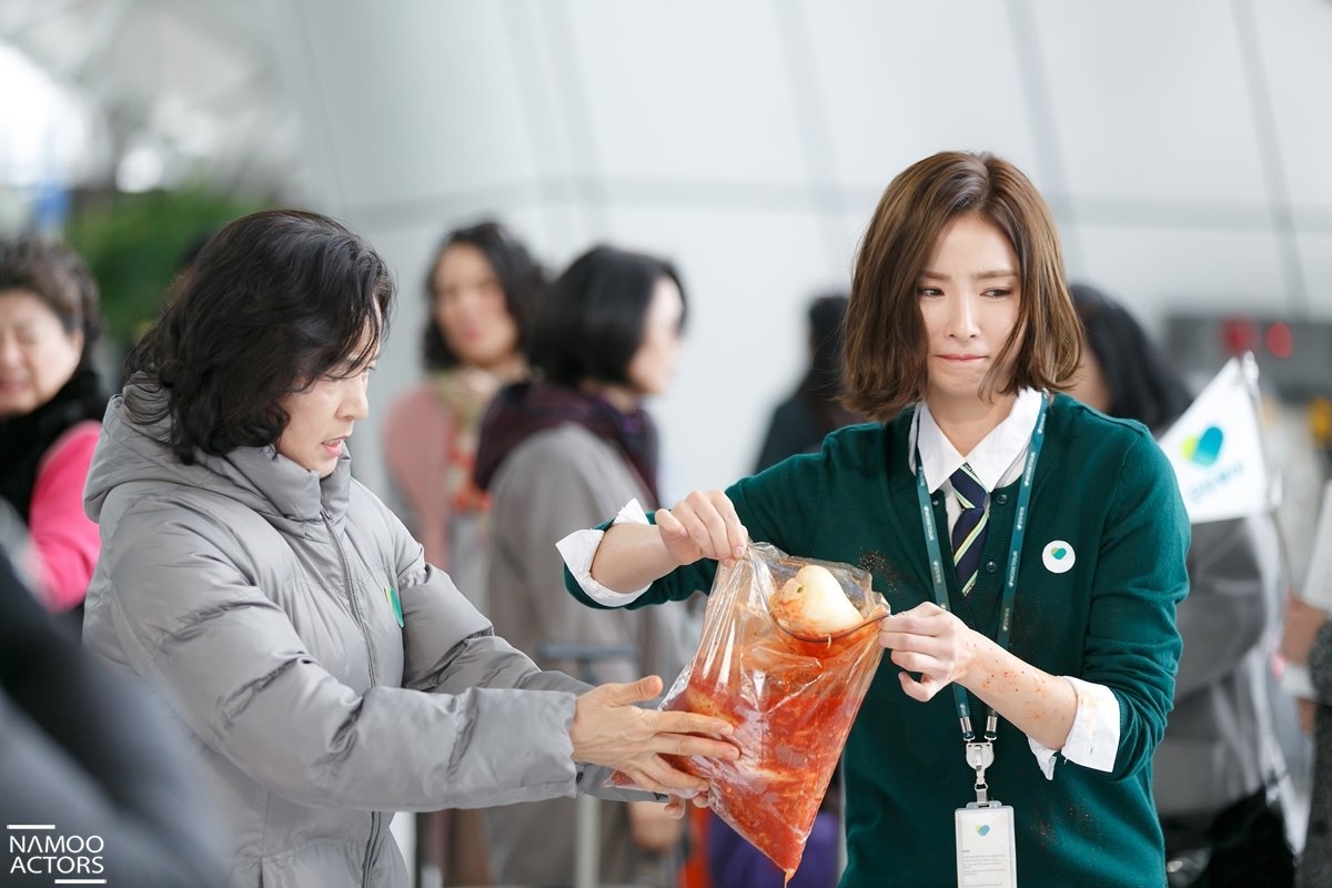 Shin Se Kyung đẹp không góc chết trong loạt ảnh hậu trường phim mới