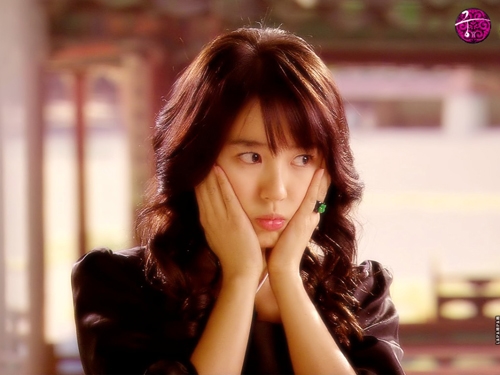 Yoon Eun Hye được mời đóng phim mới, liệu có tiếp tục thụt lùi?