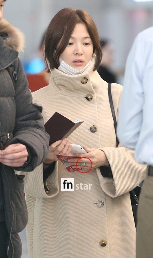 Song Hye Kyo mặt mộc tóc rối cư dân mạng Hàn vẫn khen lấy khen để
