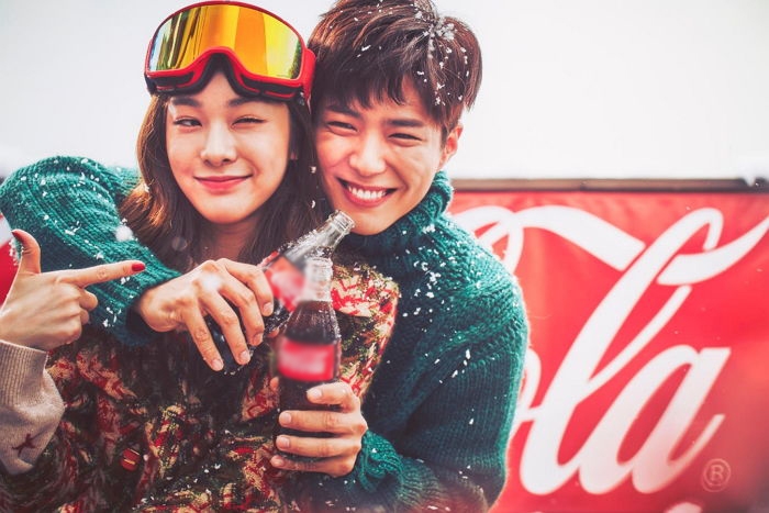 Park Bo Gum và Kim Yuna 'tình bể bình' trong loạt ảnh quảng cáo mới