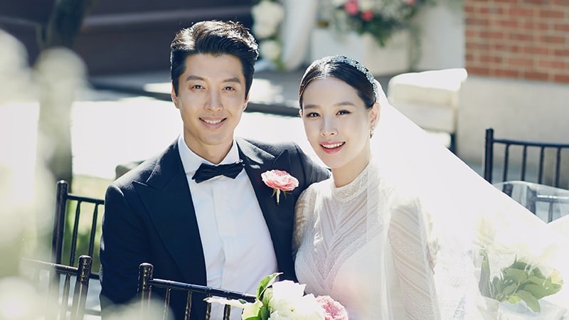 Lee Dong Gun - Jo Yoon Hee chào đón con đầu lòng