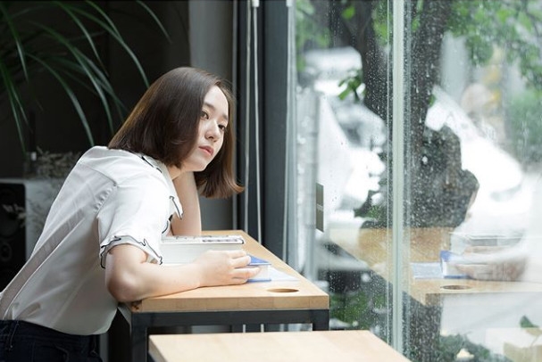Ngắm loạt ảnh khoe eo săn chắc của Krystal khiến khán giả chết đứ đừ
