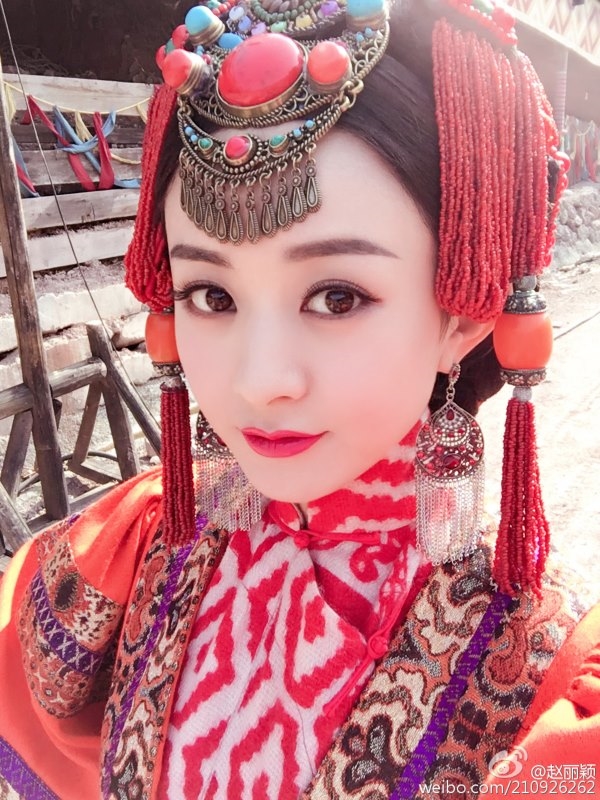 Triệu Lệ Dĩnh sẽ có con rơi với đàn em kém 12 tuổi trong phim mới?