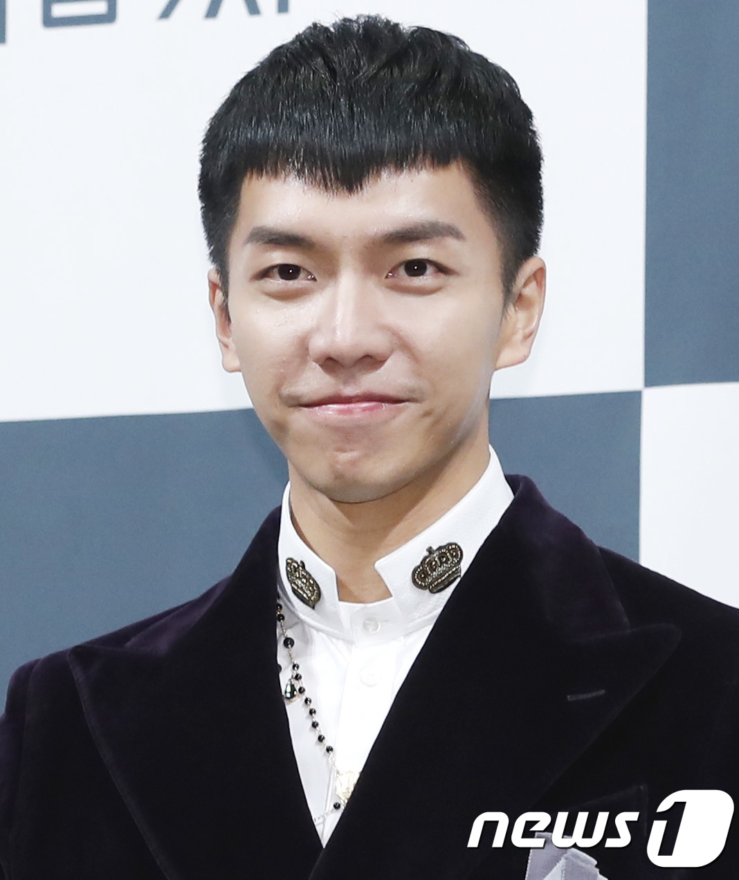 Lee Seung Gi mạnh miệng đặt lời hứa 'điên cuồng' cho rating phim mới