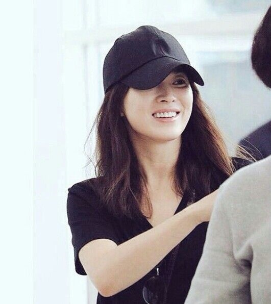 Song Hye Kyo đẹp ngất ngây trong ảnh chụp lén: nữ thần đây chứ đâu
