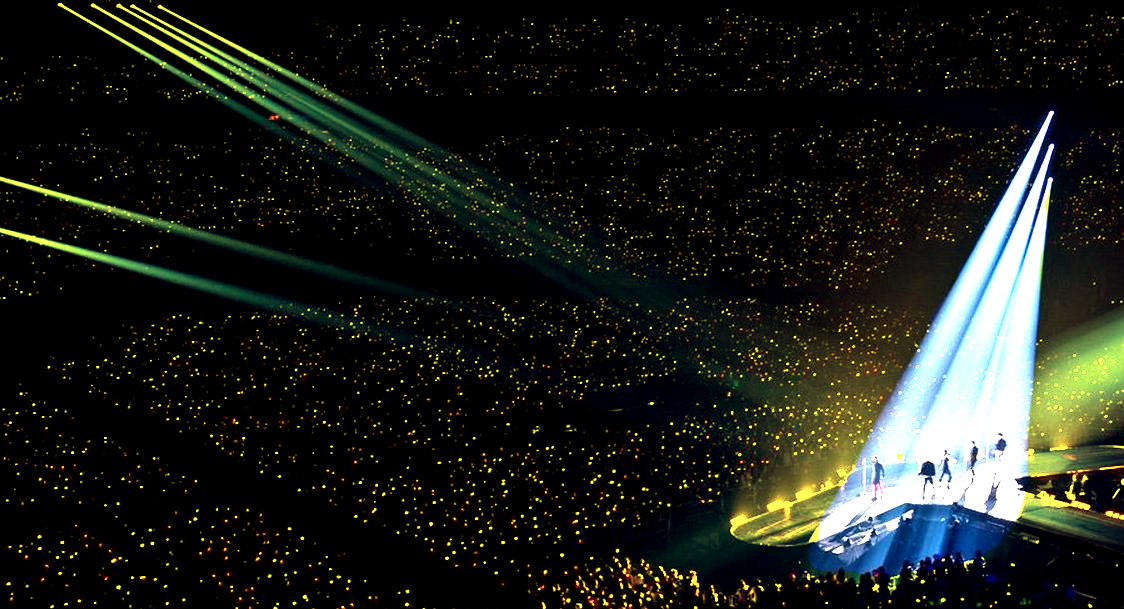 Những biển Lightstick khổng lồ là mơ ước của bao thần tượng Kpop