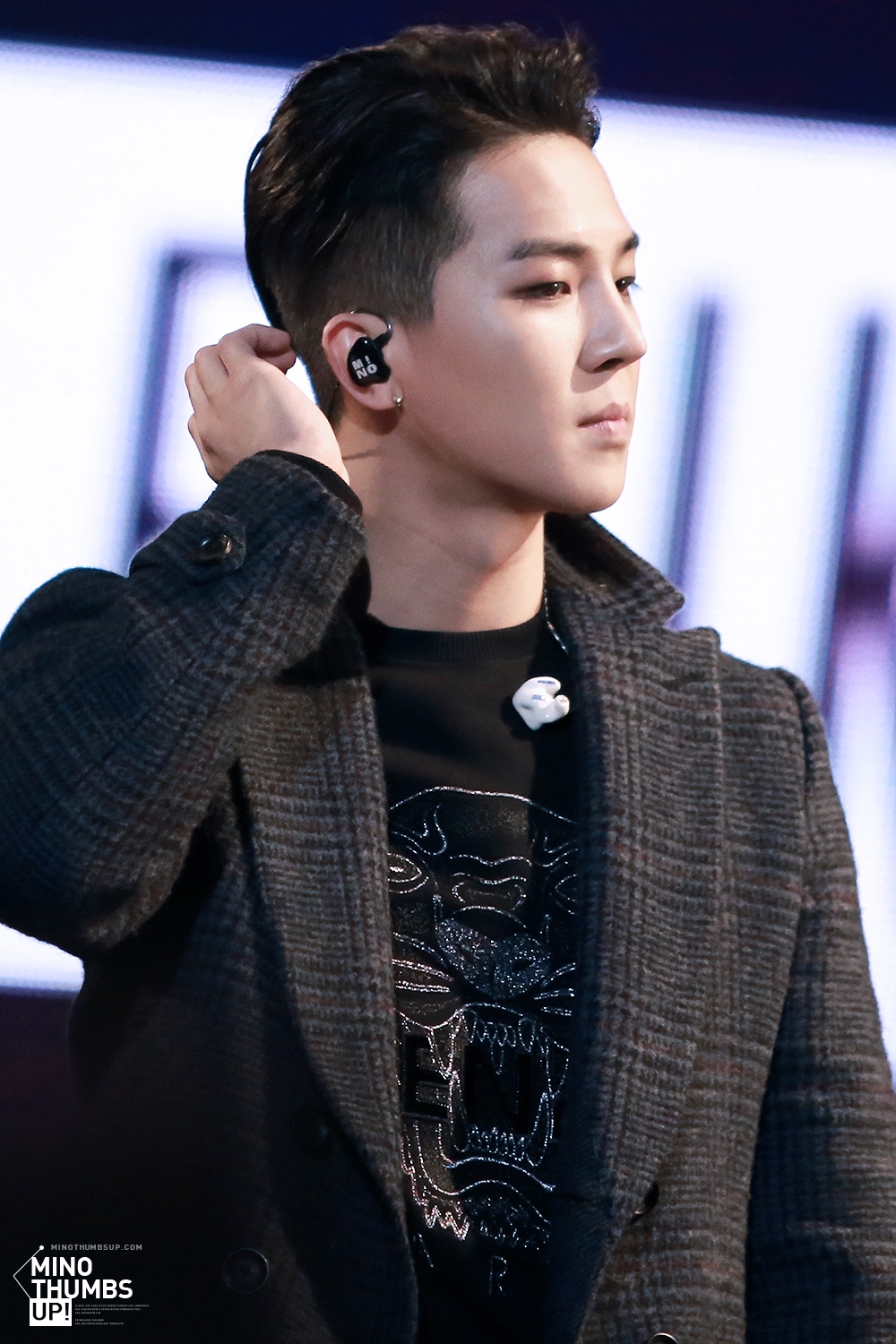 Những nam thần Kpop sở hữu vẻ ngoài chuẩn men