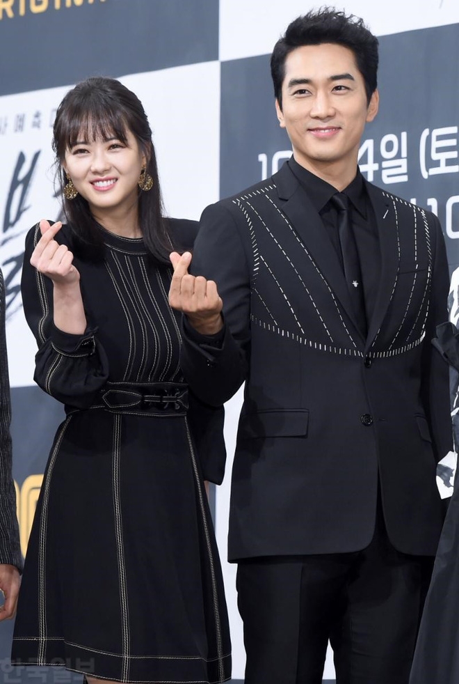 Song Seung Hun chia tay Lưu Diệc Phi để hẹn hò với Go Ara