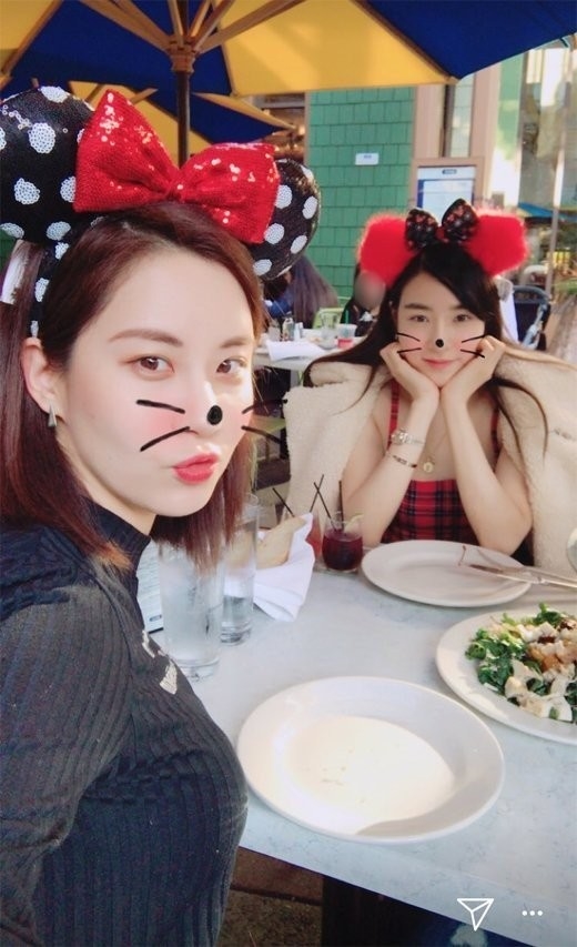 Tình bạn đáng ngưỡng mộ của SNSD dù không còn hoạt động chung công ty
