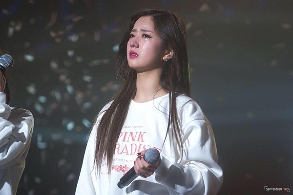 Netizen chỉ tốn vài giây, Idol phải dùng cả thanh xuân để đánh đổi