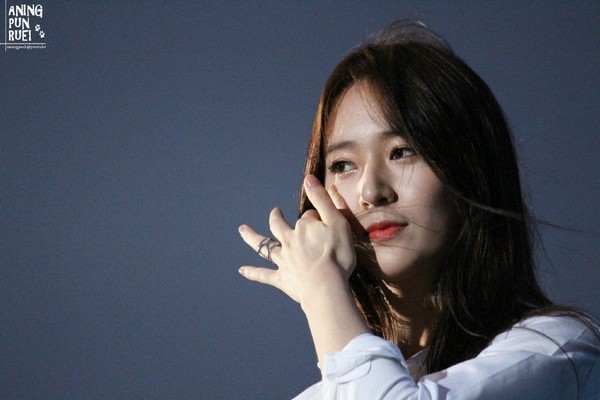 Netizen vẫn chưa chịu thức tỉnh, liên tục công kích Krystal và Taeyeon
