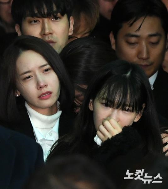 Hình ảnh cảm động trong ngày tiễn Jong Hyun