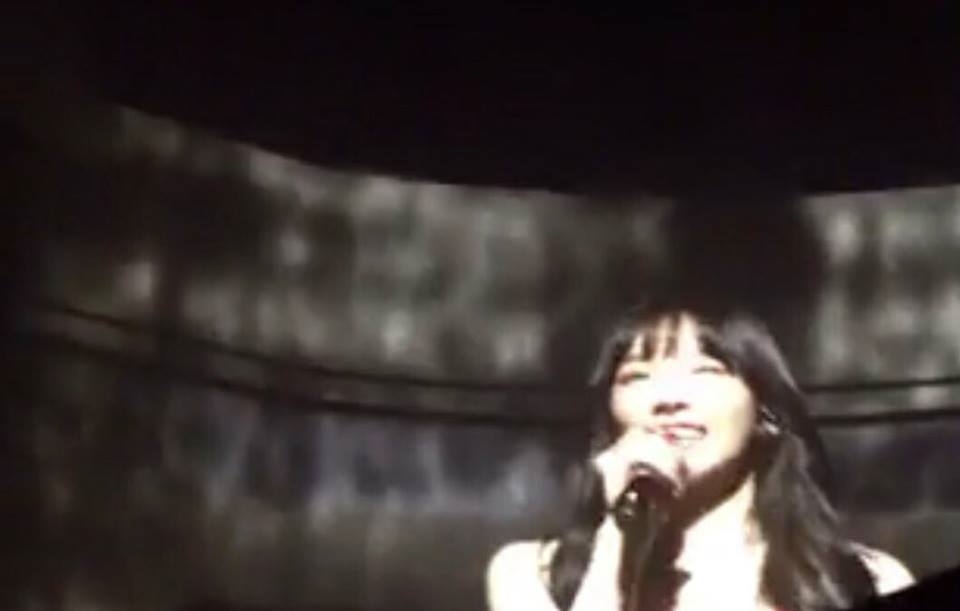 Concert giáng sinh của Taeyeon: Cô gái nhỏ kiên cường đã nở nụ cười