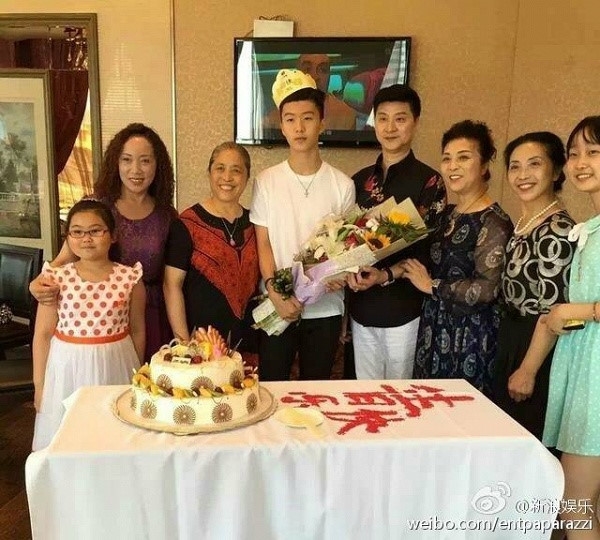 Phạm Băng Băng lên tiếng "bảo kê" em trai Phạm Thừa Thừa trong Cbiz
