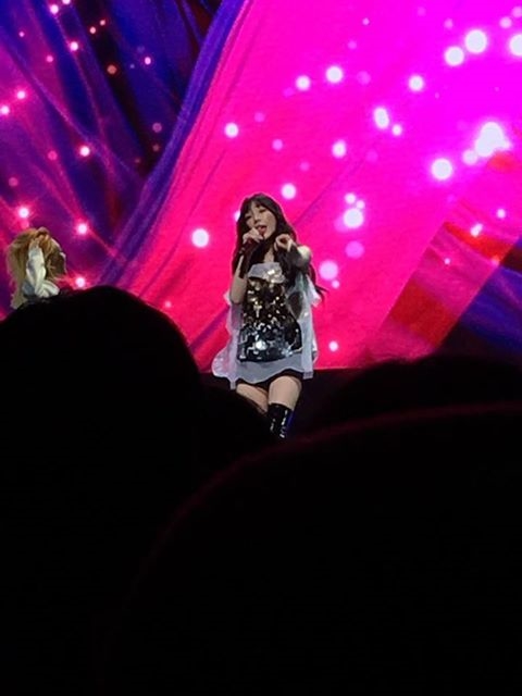 Concert giáng sinh của Taeyeon: Cô gái nhỏ kiên cường đã nở nụ cười