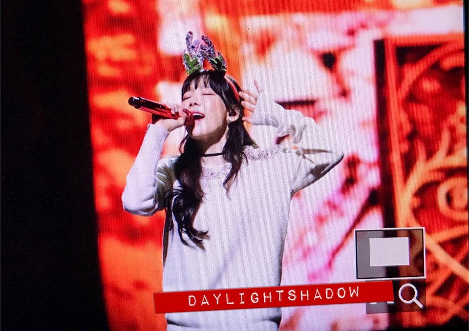Concert giáng sinh của Taeyeon: Cô gái nhỏ kiên cường đã nở nụ cười