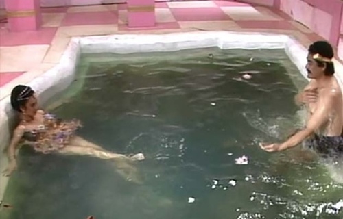 Lục lại mới thấy tuổi thơ của chúng ta đã bị "đầu độc" như thế này