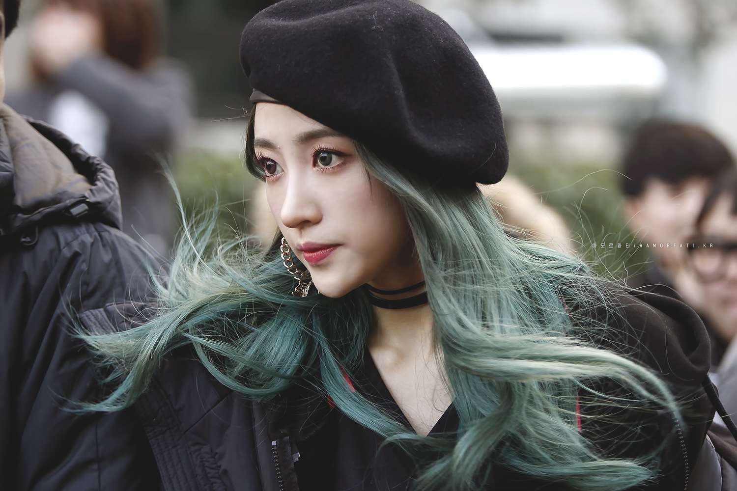 Idol nữ Kpop đẹp như giá Tây khi trang điểm sắc sảo