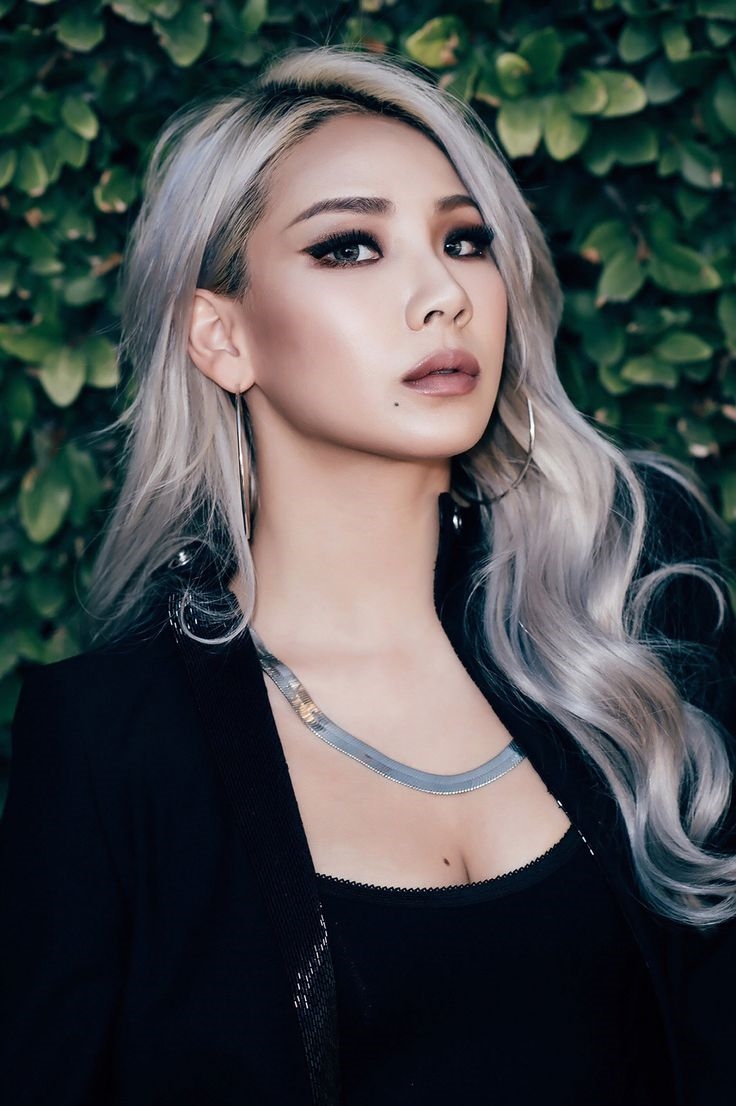 Idol nữ Kpop đẹp như giá Tây khi trang điểm sắc sảo