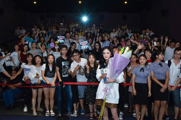 Idols Hoa ngữ và những lần trong vòng vây người hâm mộ