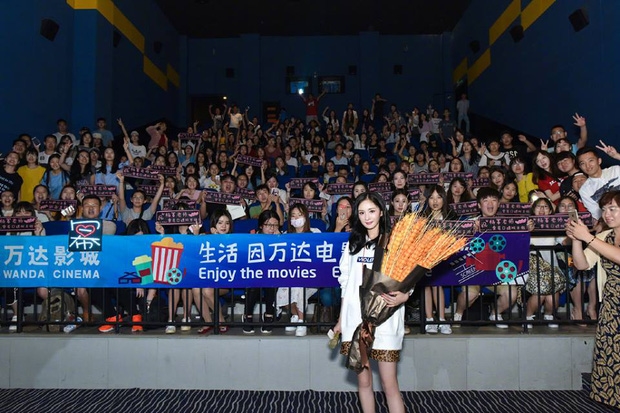 Idols Hoa ngữ và những lần trong vòng vây người hâm mộ
