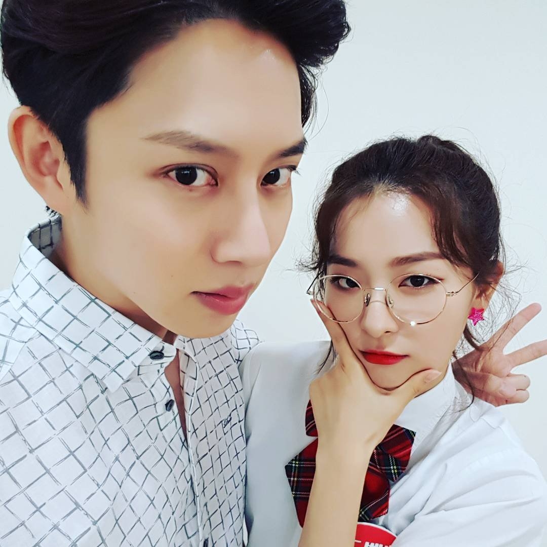 Heechul và hội những cô nàng xinh đẹp trong Kpop