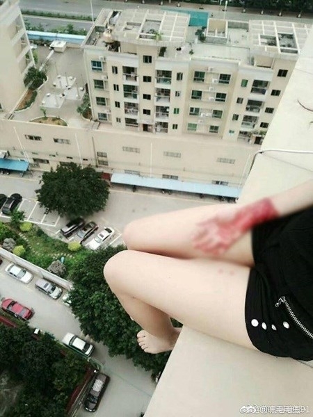 Sao Hoa ngữ khốn khổ vì đủ các thể loại fan cuồng