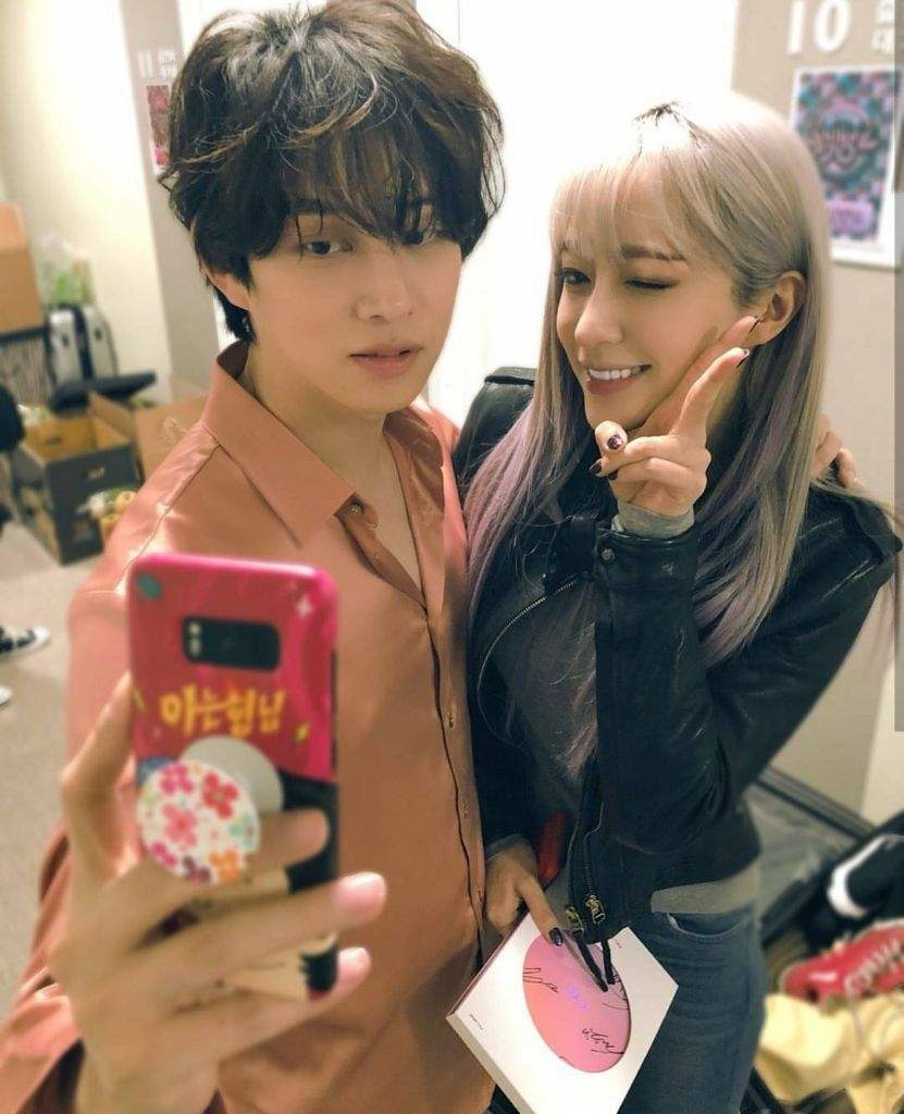 Heechul và hội những cô nàng xinh đẹp trong Kpop