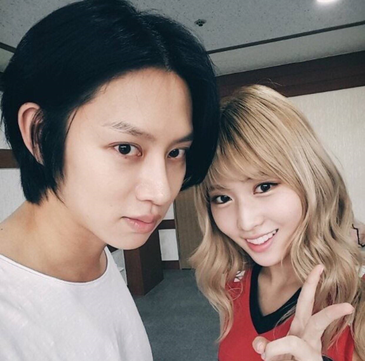 Heechul và hội những cô nàng xinh đẹp trong Kpop